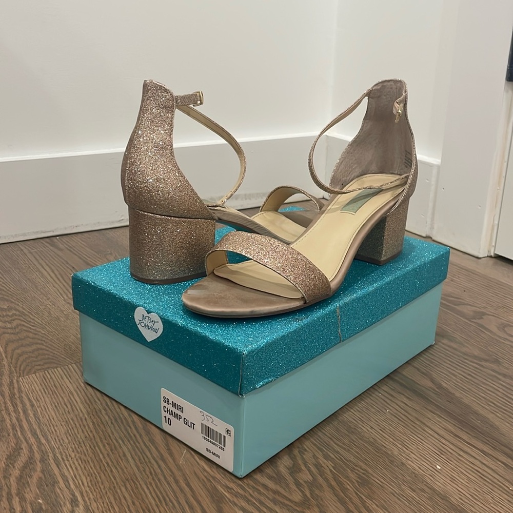 BETSEY JOHNSON sparkly gold 2-inch block heel with strap